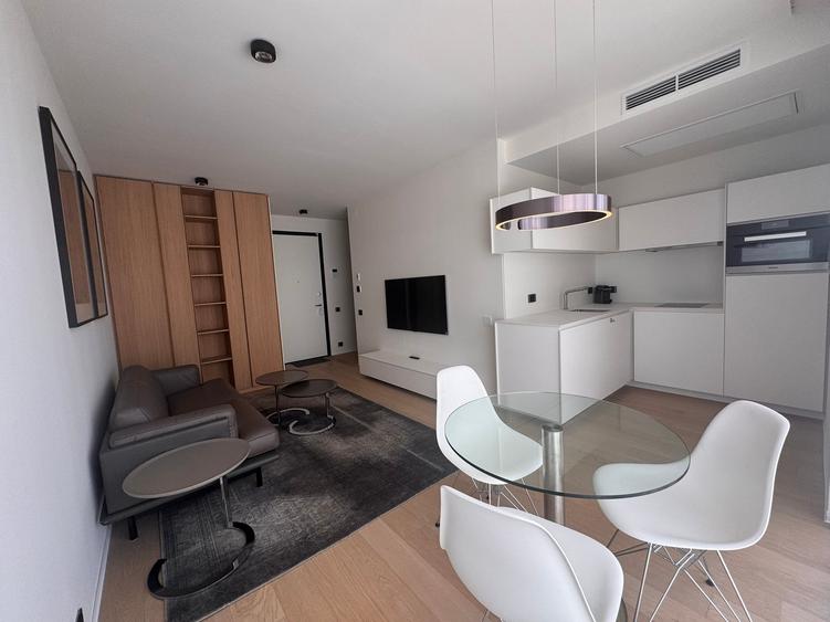Apartament cu 2 camere semidecomandat în Floreasca