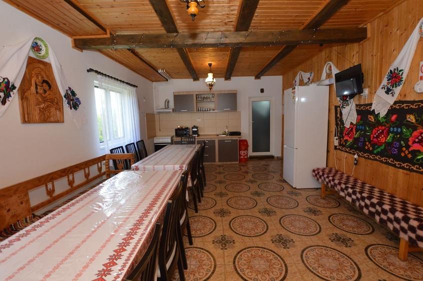 Casă cu 6 camere în Budești