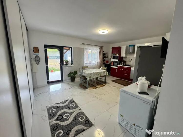 Casă cu 4 camere cu Teren 720 Mp în Satu Nou de Sus