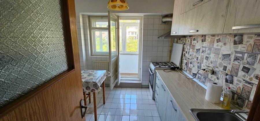 Apartament cu 4 camere decomandat în Arcu