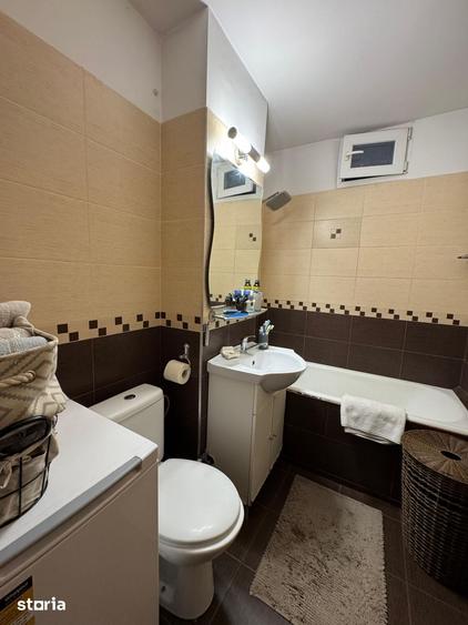 Apartament cu 3 camere decomandat în Cetate
