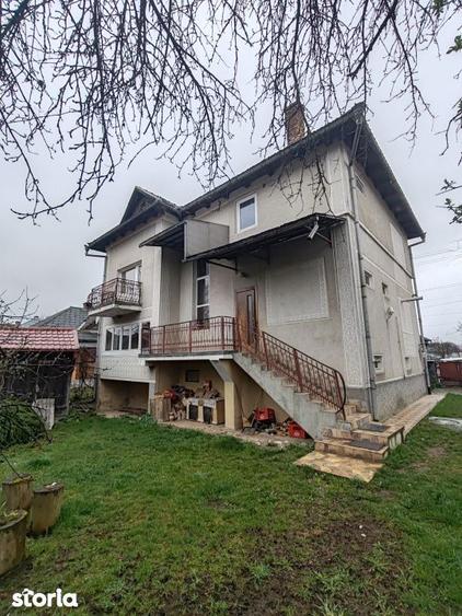 Casa spatioasa cu teren generos, aproape de centrul orasului Targu Lap - 1