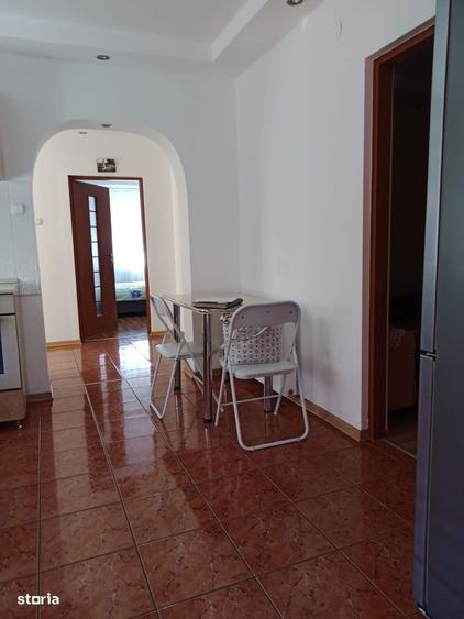 Casa spatioasa cu etaj si teren generos, zona urbana - 10