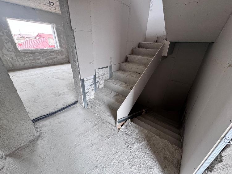 Promotie Casa P+1+M. 5 cam. Util 185mp. Teren 120mp - 16