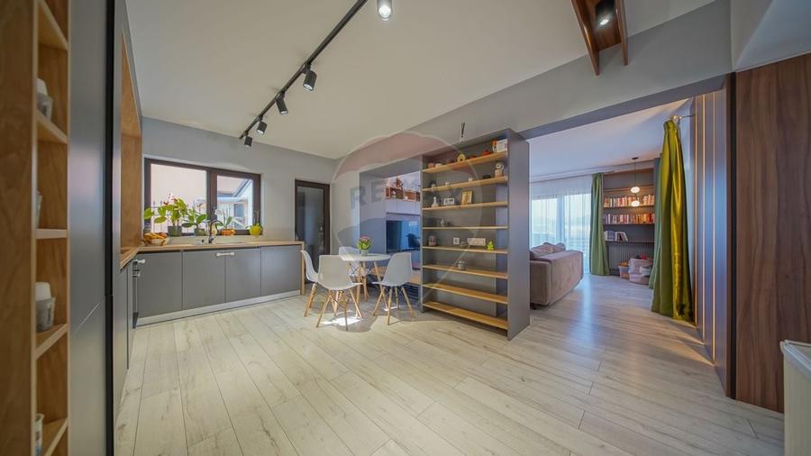 Vilă modernă, cu garaj, panouri și pompă de căldură, Cristian - 1