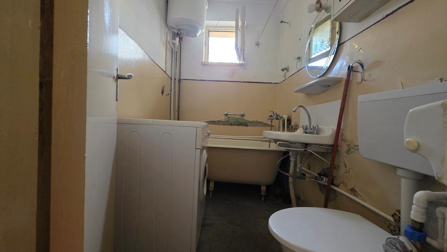 Apartament etaj 1, Licee - 6