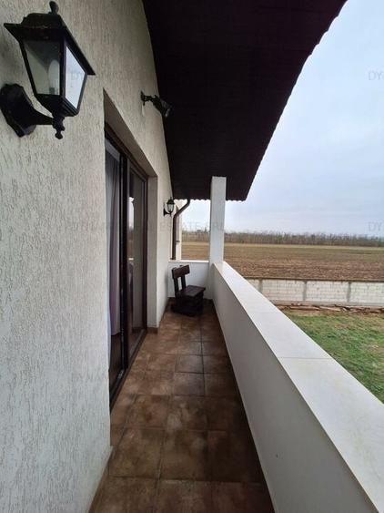 Vila D+P+1+M  - 4 dormitoare/4 bai - Garaj - 5000mp - 2 cai de acces - 8