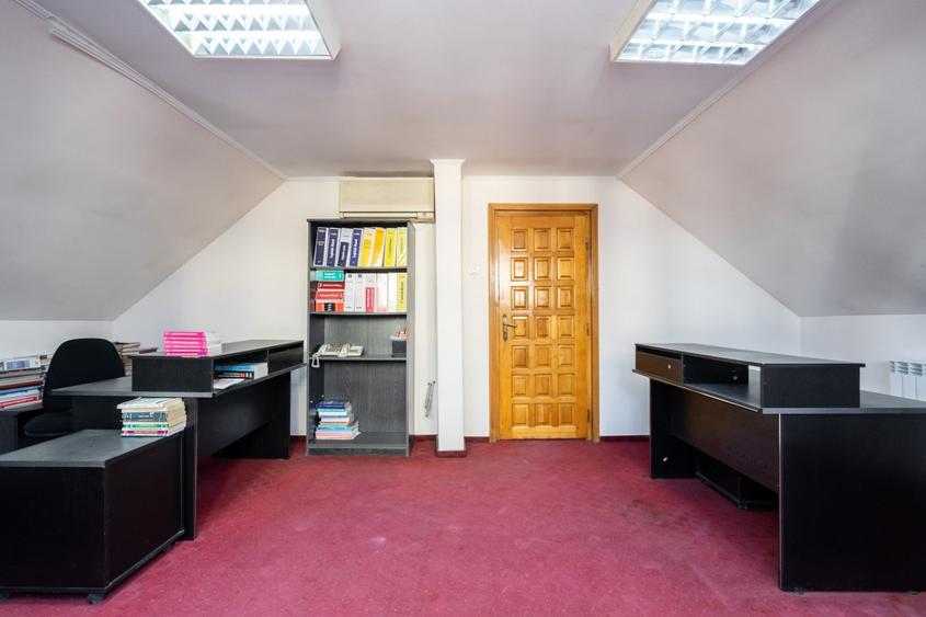 Vila 16 Camere de vanzare Unirii Primaria Sector 3 - 21