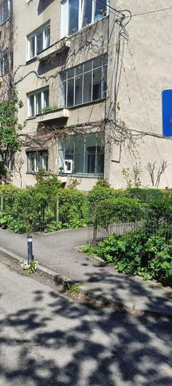 Vand apartament 38mp, Etaj 1, 2 camere decomandat, zona Aleea Micus - 16
