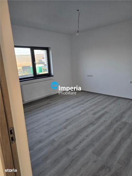 Casa parter de vanzare in Barnova, teren 400 mp si terasa acoperita - 6