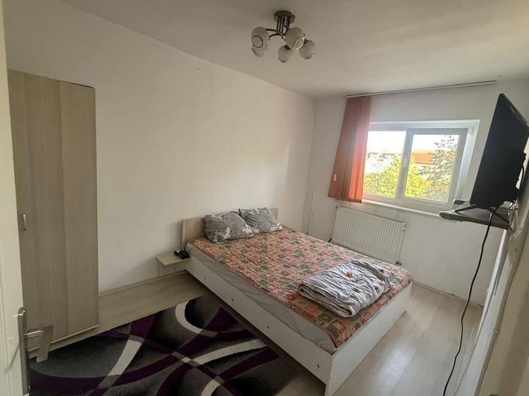 Apartament cu 2 camere semidecomandat în Lipovei