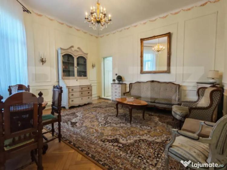 Cladire istorica, apartament 2 dormitoare, decomandat, zona - 7