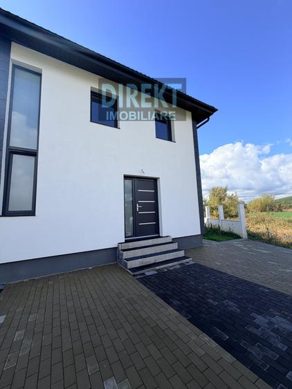 Casă cu 4 camere cu Teren 300 Mp în Jelna