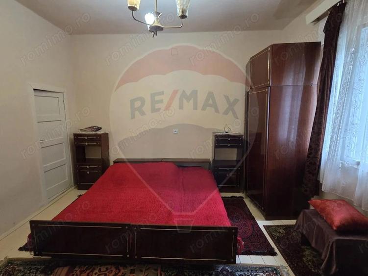 Casa si teren de 1195mp in Tinca - 1