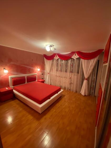 Complex Comercial de Lux –  3 Vile, Salon Evenimente și 2 Piscine - 6