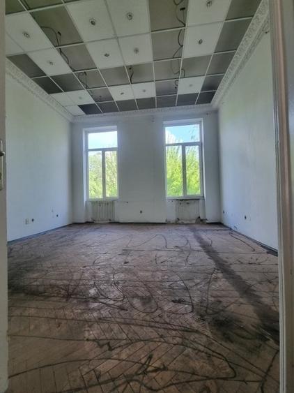 Casa lui Nicolae Dinischiotu - 60 camere - Imobil Istoric - 19