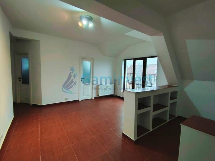 Apartament cu 4 camere de vanzare, zona Parcului 22 Decembrie, Oradea, Bihor - 2