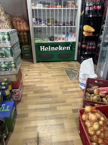 Vand magazin alimentar(plus spatiu comercial) - 4