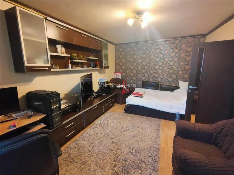 Apartament cu 4 camere semidecomandat în Basarabia Apartament cu 4 camere semidecomandat în Basarabia