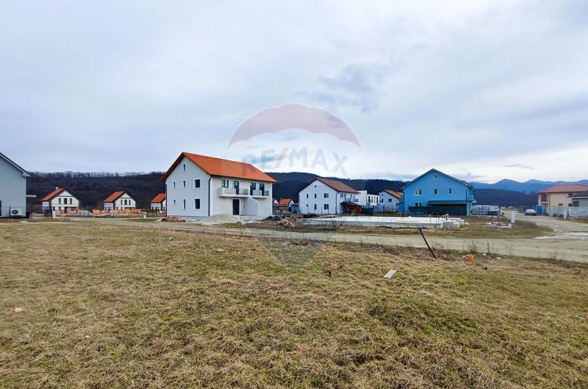 Teren intravilan de vânzare în Tălmaciu - 2