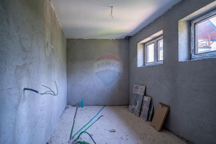 Duplex P+2E cu 7 camere de vânzare in Bușteni , 502 mp teren - 20