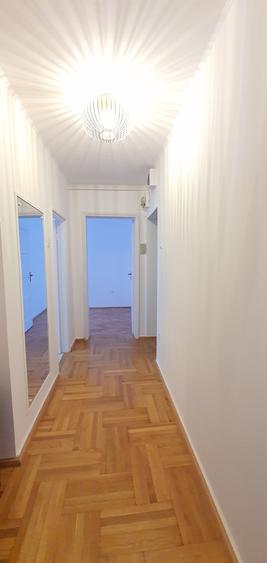 Vand apartament de 3 camere,etaj 1,zona Calea Dumbravii -Dioda - 7