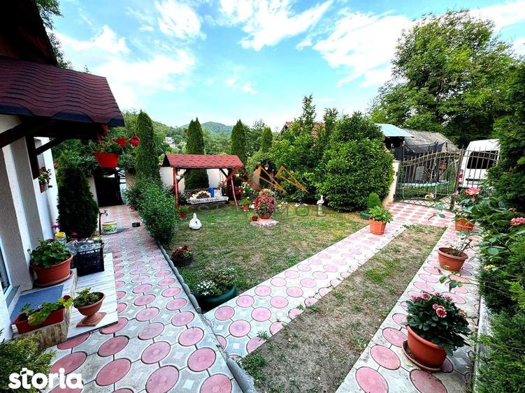 Casa 4 camere, anexe, recent renovata, foisor, teren 781mp, Izvoru, DB - 8