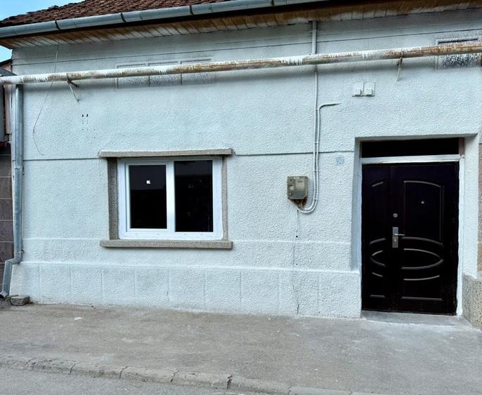 Casă cu 3 camere în Central