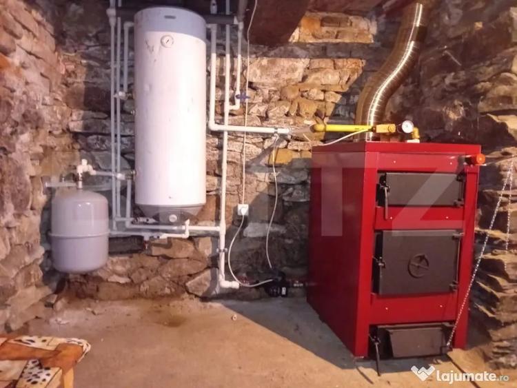 Casă cu 2 camere cu Teren 2850 Mp în Răhău