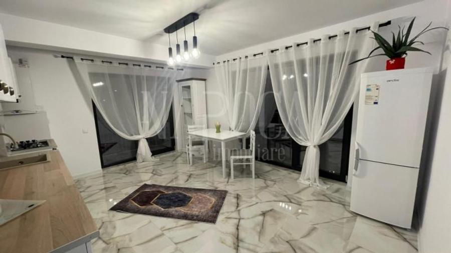 Apartament 3 camere de vanzare in Floresti - 2