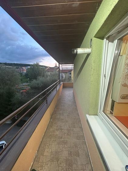 Dau in chirie apartament 2 camere in Floresti - 1