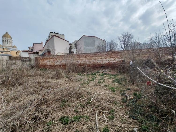 TEREN CU AUTORIZATIE DE CONSTRUIRE LANGA  MARRIOT - 1