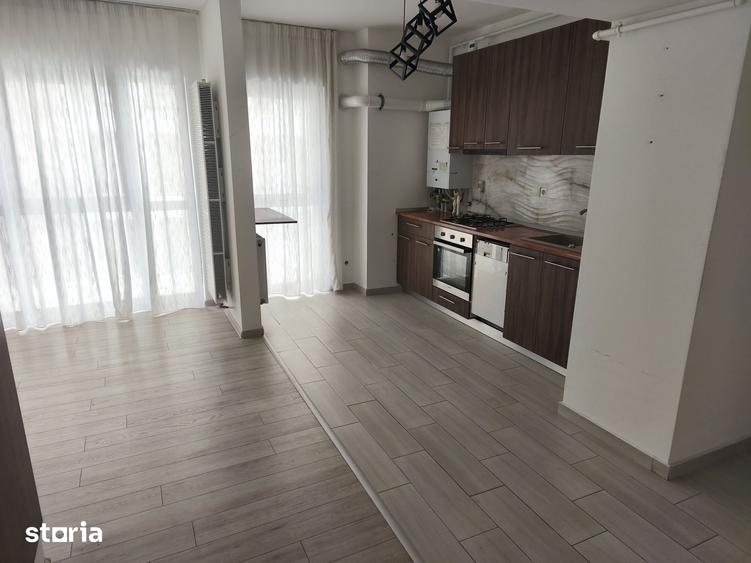 Apartament cu 4 camere în Drumul Taberei