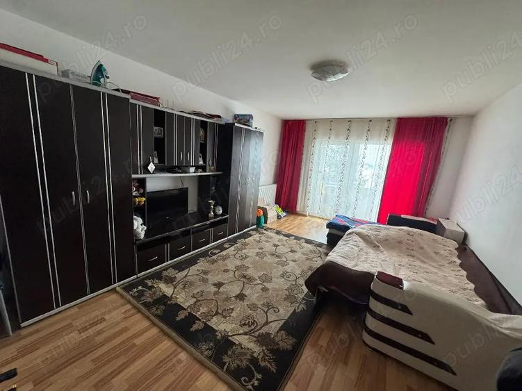 Persoana fizica Vand apartament cu doua camere - 7