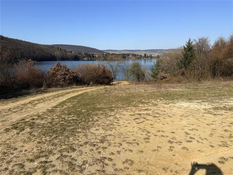 Teren cu panorama lac Gilau - 3