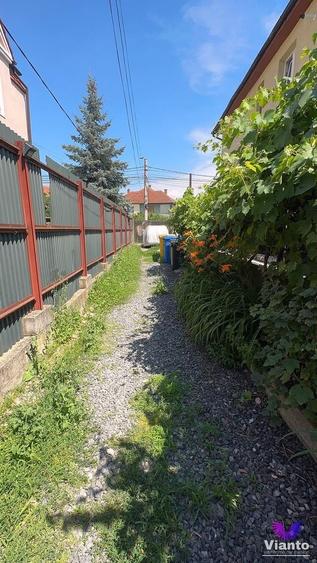 Apartament cu 4 camere decomandat, mobilat în Ștrand