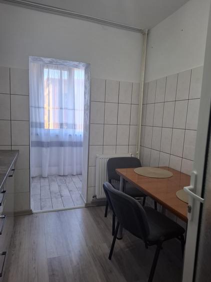 Micro 17, 2 camere amenajate modern, mobilate Pret 400 Euro - 8