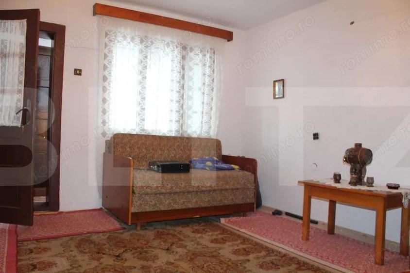 Casa solida cu teren in Boro?neu Mic lini?te si natura - 4