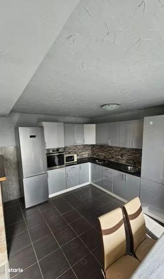 Apartament 3 camere | 89 mp | Foisor | Curte comuna | Parcare | - 1