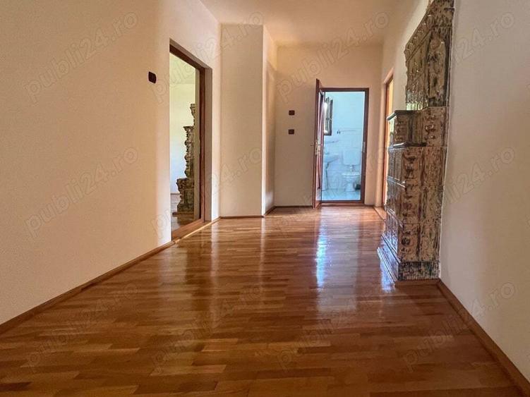 Oportunitate! Casa cu mare poten?ial de extindere si utilizare mixta (hotel, pensiune, reziden?ial) - 5