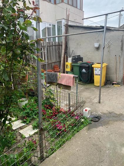 Casa spa?ioasa de inchiriat 4 camere, curte proprie Constan?a (str. ?erban Voda) - 1