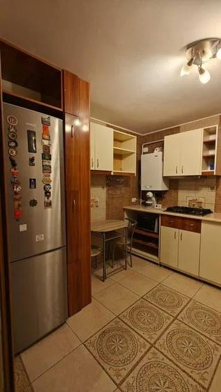 APARTAMENT 3 CAM, SEMIDECOMANDAT,ETAJUL 1, PODU ROS, PET FRIENDLY(PISICA) - 3