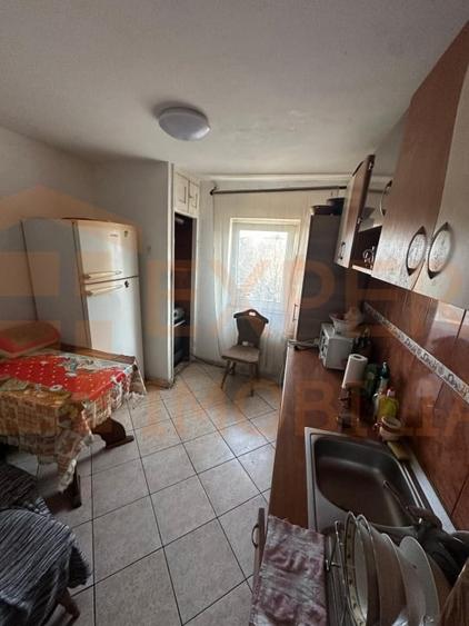 Apartament 4 camere, decomandat situat in zona Inel  II - 6