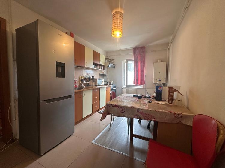 Apartament 2 cam. Miron Costin, mobilat si utilat, bucatarie mare, bloc 1980 - 1