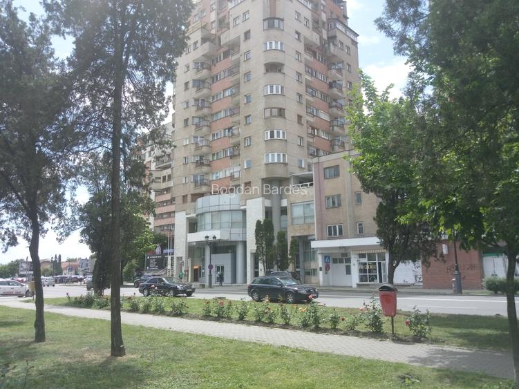Proprietar inchiriez spatiu comercial ideal banca, clinica, restaurant,comercial Proprietar inchiriez spatiu comercial ideal banca, clinica, restaurant,comercial