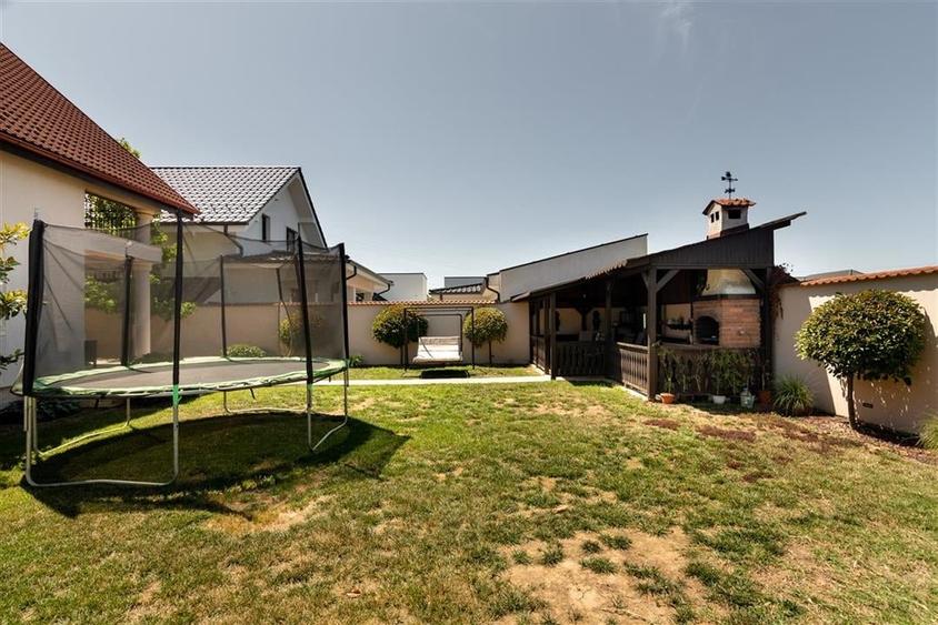 RECO Vila cu 5 camere str. Apateului- zona Nufarul - 50