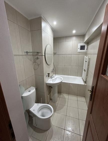 Spre închiriere apartament 3 camere - 5