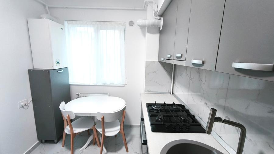 Apartament 1 camera mobilat, etaj 1, bloc NOU, statie autobuz CUG - VA - 4