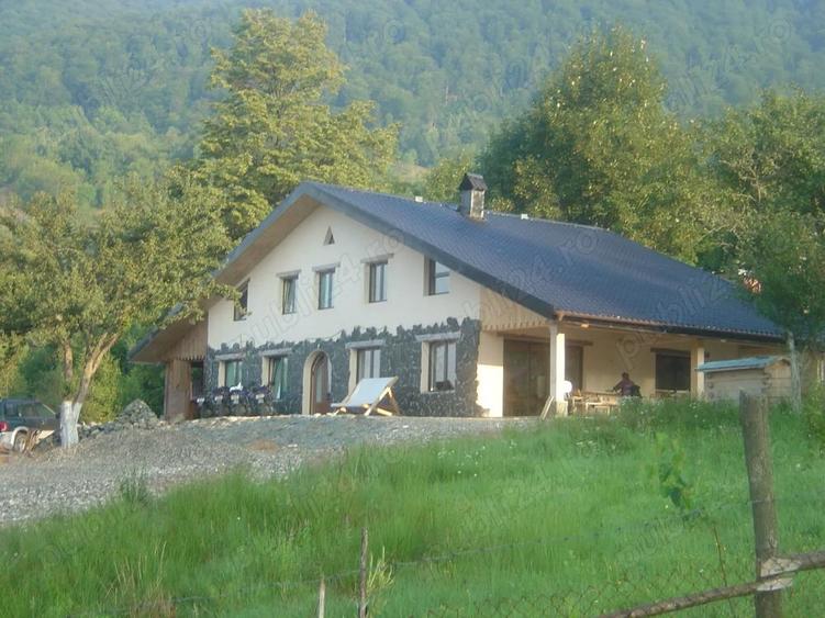 De vanzare Cabana in Carpatii Meridionali, langa Lacul Poiana Rusca, Teregova. - 6