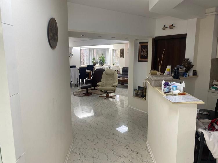 Apartament cu 4 camere decomandat, mobilat în Unirii